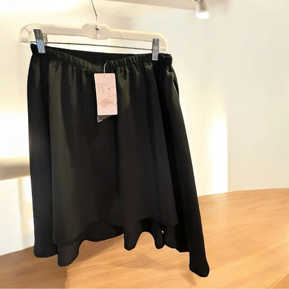 NWT Women’s Fashion Skirt Elasticized Waist - Picture 2 of 5